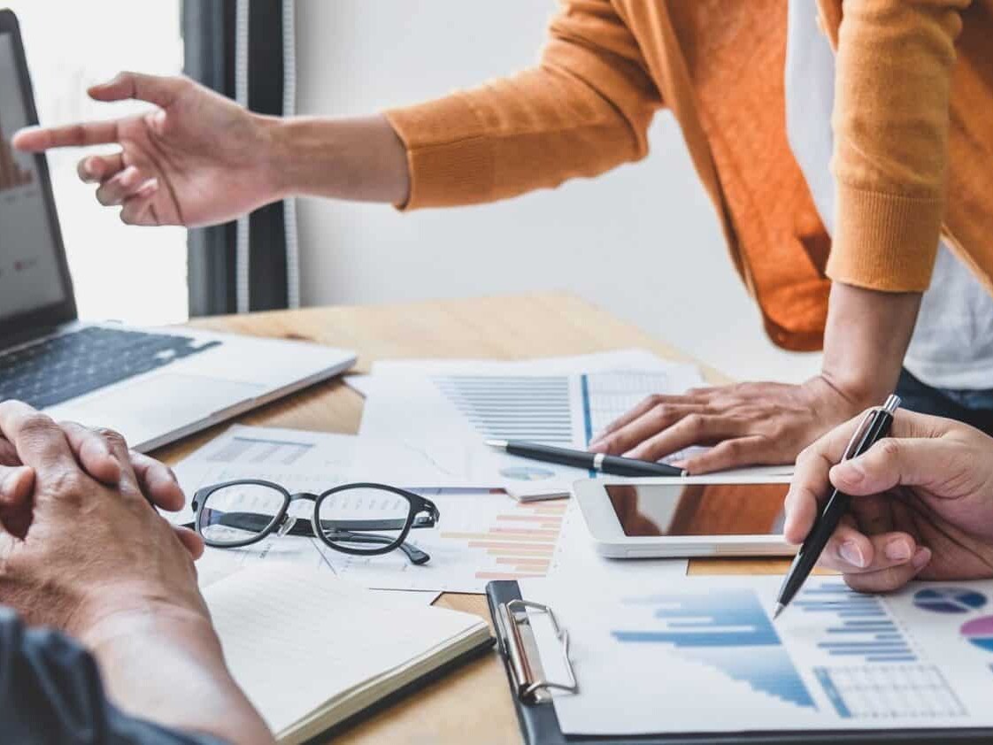 Besprechung der Social Media Strategie zur Anpassung und Aktualisierung